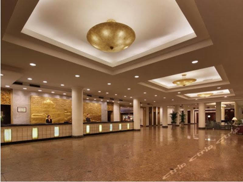 Shanghai Hotel Jin Jiang Bagian luar foto